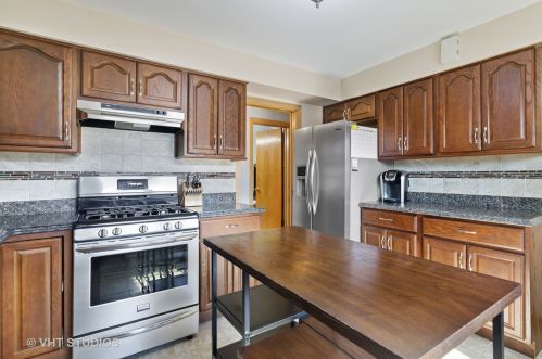 4542 Reserve Ave, Chicago IL 60656-2400 exterior