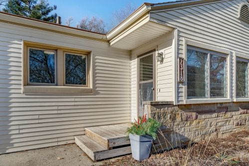 2318 Frederick Ave, Kalamazoo MI  49008-1625 exterior