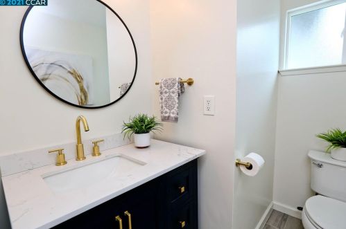 1869 Larkspur Ct, Concord CA 94519-1104 exterior