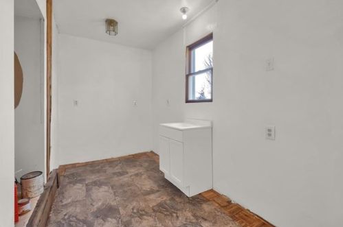 4920 Interboro Ave, Pittsburgh PA 15207-2327 exterior