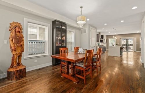 641 Bowen Ave, Chicago IL  60653-2824 exterior