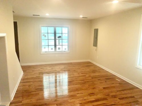 390 Edwards Rd, Parsippany NJ 07054-2201 exterior