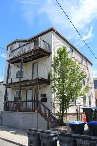 27 Leah St, Providence, RI 02908-5101