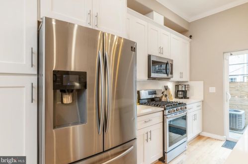 1311 Bouvier St, Philadelphia PA  19146-4702 exterior