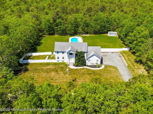 660 Berkeley Ave, Berkeley Township NJ 08721-3703 exterior