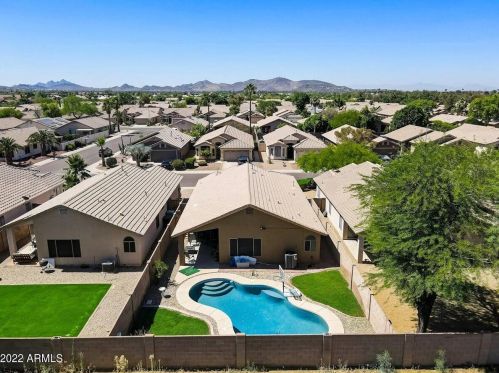 530 Bluefield Ave, Phoenix AZ 85032-1420 exterior