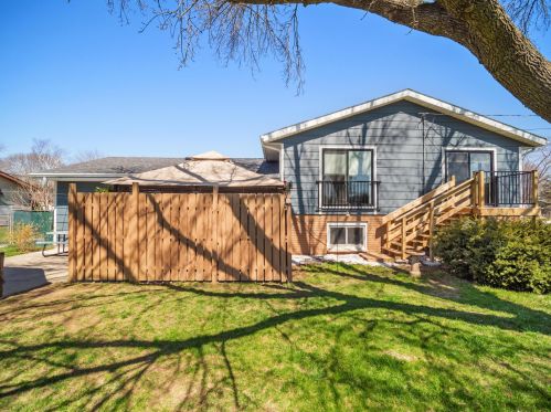 4401 Just Ct, Manitowoc, WI 54220-1512