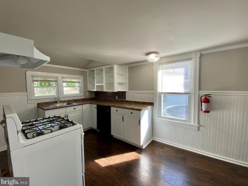 125 Railroad Ave, Blenheim NJ 08012-2836 exterior