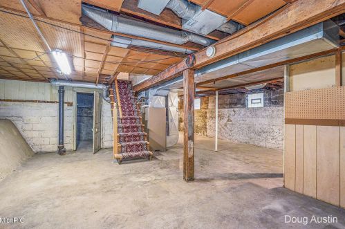 148 Indiana Ave, Grand Rapids MI 49504-5664 exterior