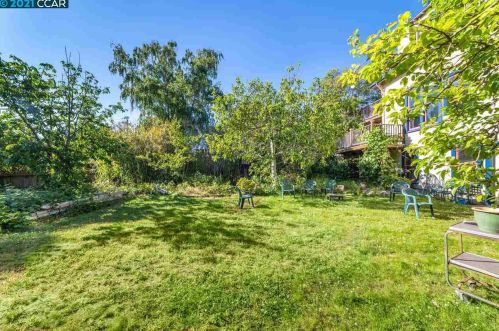 1404 Henry St, Berkeley CA 94709-1989 exterior