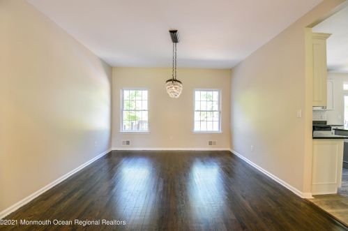 5 Markus Ct, Jackson Twp NJ  08527-2886 exterior