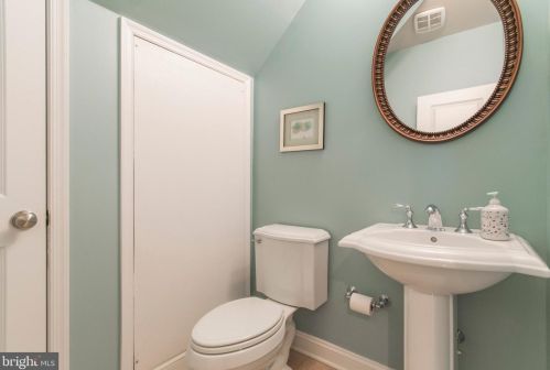 1531 Bainbridge St, Philadelphia PA 19146-1634 exterior