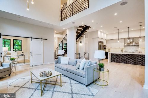 4913 Sherier Pl, Washington DC  20016-3319 exterior