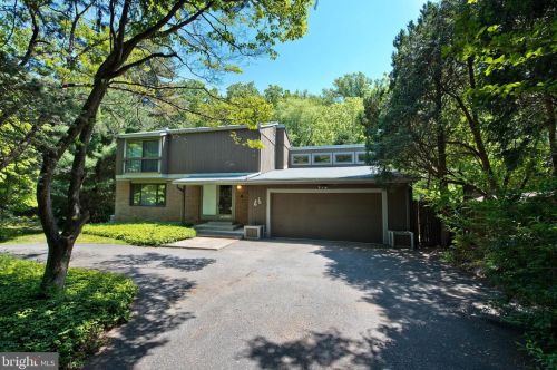 46 Stonegate Dr, Silver Spring, MD 20905-5702