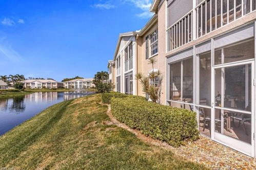 880 Tanbark Dr, Naples FL 34108-8584 exterior