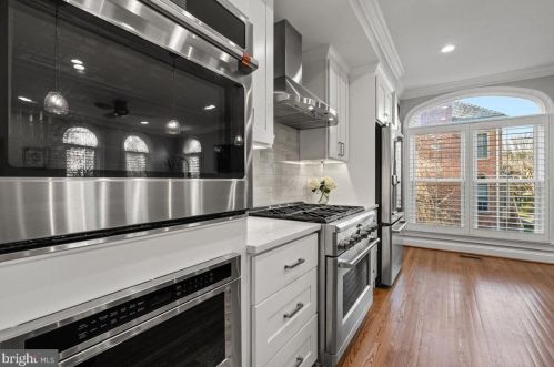 1544 Hampton Hill Cir, Mc Lean VA  22101-6021 exterior