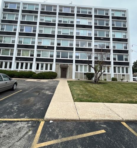 5975 Odell Ave, Chicago IL  60631-2358 exterior