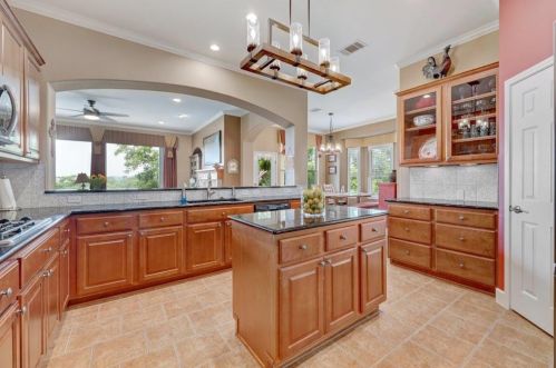 12804 Capella Trl, Austin TX 78732-1934 exterior