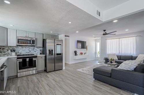 2226 Blanche Dr, Phoenix AZ  85022-4021 exterior