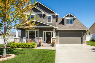 401 Dogwood Ln, Wenatchee, WA 98801-6379