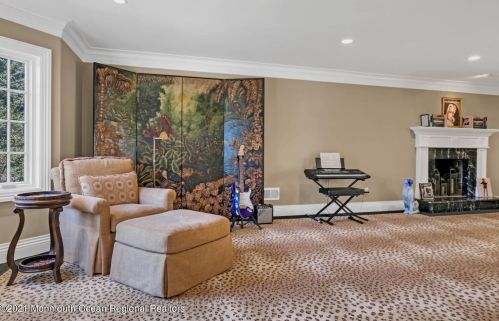 41 Marlpit Pl, Middletown NJ 07748-2028 exterior