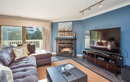 3 Oakwood Ave, Norwalk CT 06850-1340 exterior