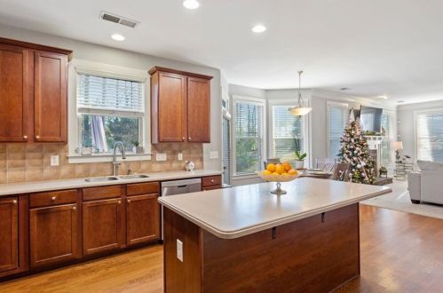 2077 Hatteras Way, Atlanta GA 30318-1085 exterior