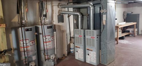 624 Borbeck Ave, Philadelphia PA 19111-3104 exterior