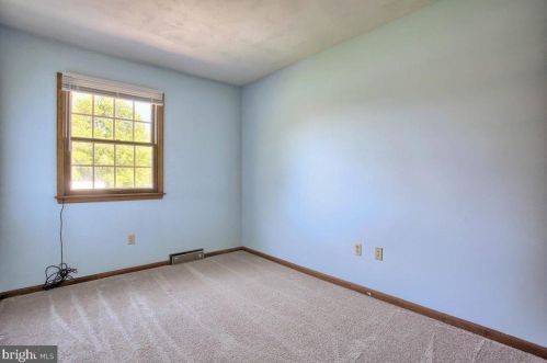 92 Roboda Blvd, Limerick PA 19468-2967 exterior