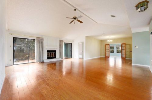 11611 Buttonwood Dr, Austin TX  78759-3857 exterior