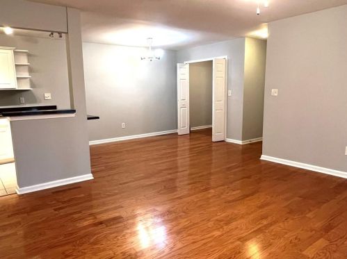 1803 Brighton Pt, Atlanta GA  30328-1381 exterior