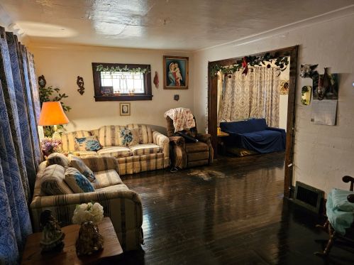 2525 Hadley St, Milwaukee, WI 53206-1162