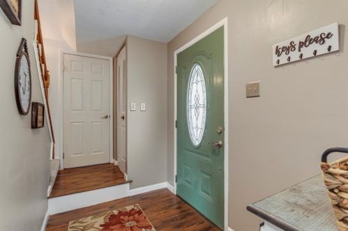 208 Darnley Dr, Moon Twp, PA 15108-8921