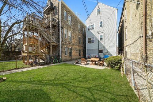 1825 Hermitage Ave, Chicago IL 60613-1106 exterior