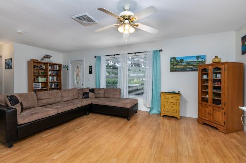 2193 Shelter Dr, Fort Pierce FL 34952-4849 exterior