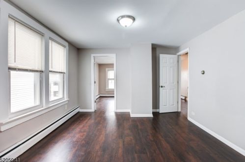 170 Oliver St, Newark NJ 07105-2007 exterior