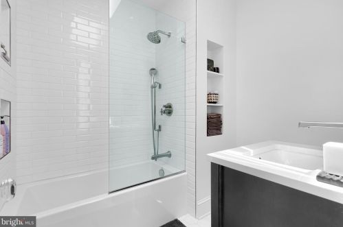 418 5th St, Washington DC  20003-2051 exterior