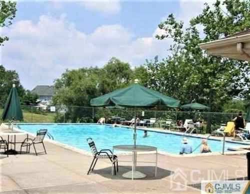 90 Canterbury Ct, Piscataway NJ  08854-6211 exterior