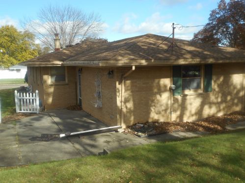 3401 88th St, Milwaukee, WI 53227-4520