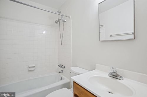 4513 Macarthur Blvd, Washington DC 20007-4201 exterior