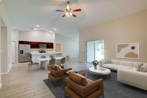 517 Ray Ave, Fort Pierce FL  34983-2949 exterior