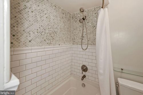 1678 Oak St, Washington DC 20010-1818 exterior