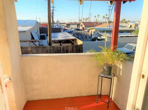 2630 L St, Bakersfield CA 93304-3045 exterior