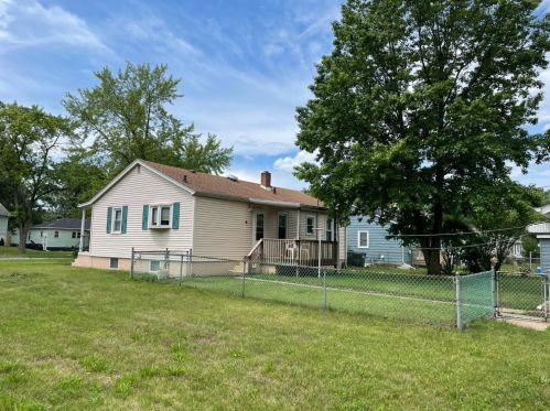 1442 28th Ave, Gary, IN 46405-2004