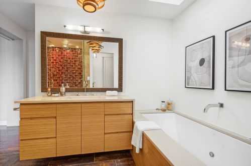 3635 Janssen Ave, Chicago IL 60613-3707 exterior