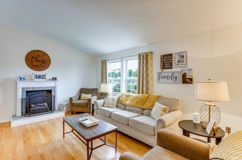 607 17 St, Mishawaka IN 46544-5644 exterior