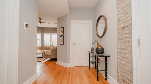 3563 Lyndale St, Chicago, IL 60647-3531