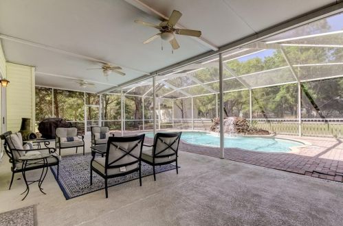 12216 Twin Br Acres Rd, Tampa FL 33626-3711 exterior