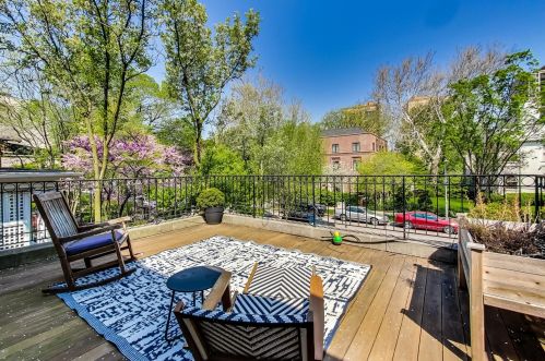 579 Hawthorne Pl, Chicago IL  60657-2922 exterior