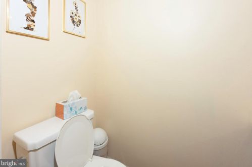 11907 Bargate Ct, Rockville MD 20852-4117 exterior